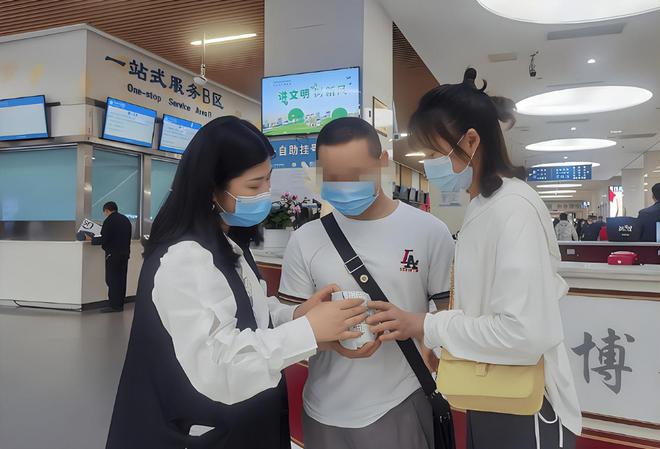 “網(wǎng)約護(hù)士”高收入：單次收費(fèi)兩三百有人狂攬3000單(圖5)