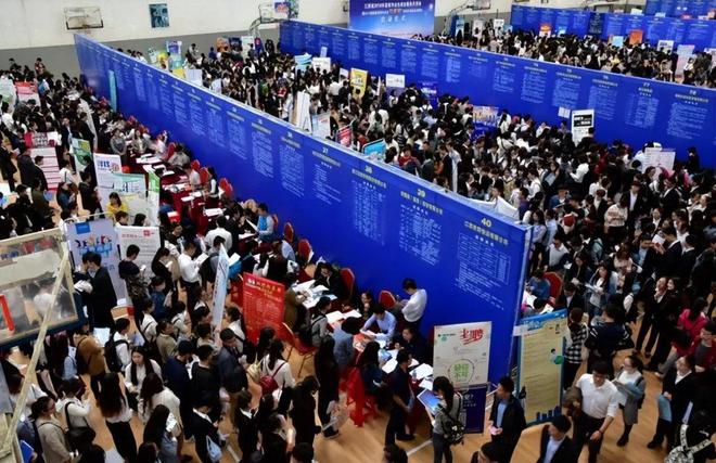 寒冬來襲！多家三甲醫(yī)院降薪、裁員超800家醫(yī)院瀕臨倒閉(圖1)